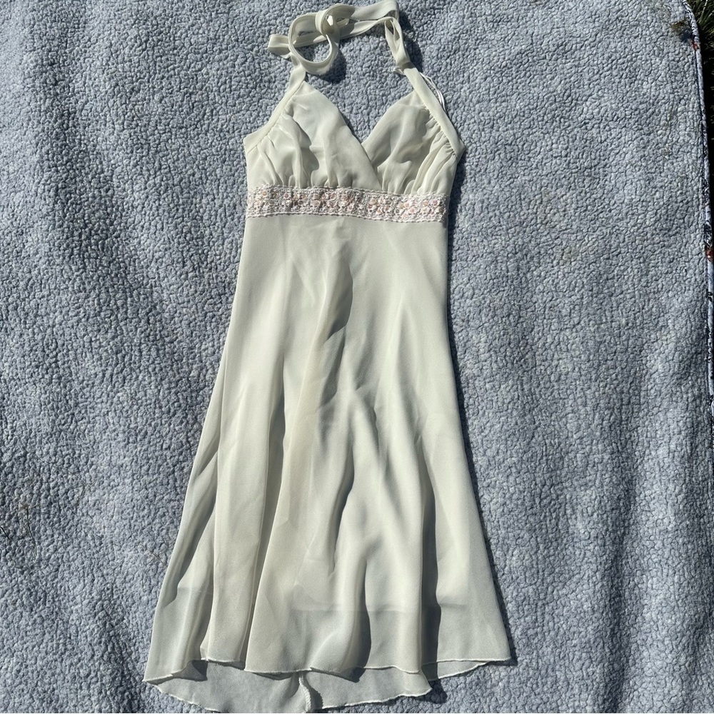White Flowy Mid-length Dress with Sequence and Lace Detailing - Size Medium